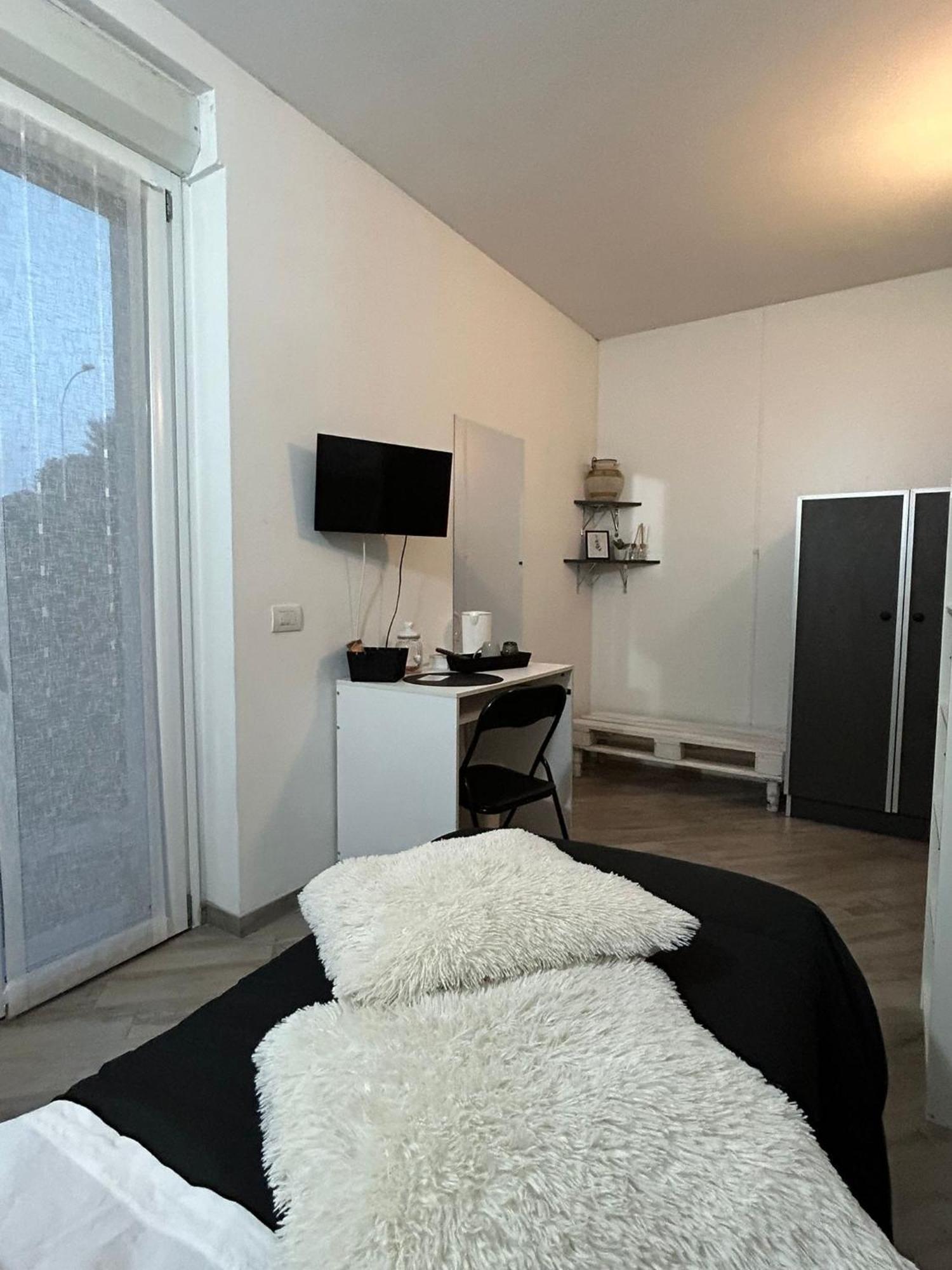 Bed and Breakfast Beb Casa Di Lia Carugo Exterior foto