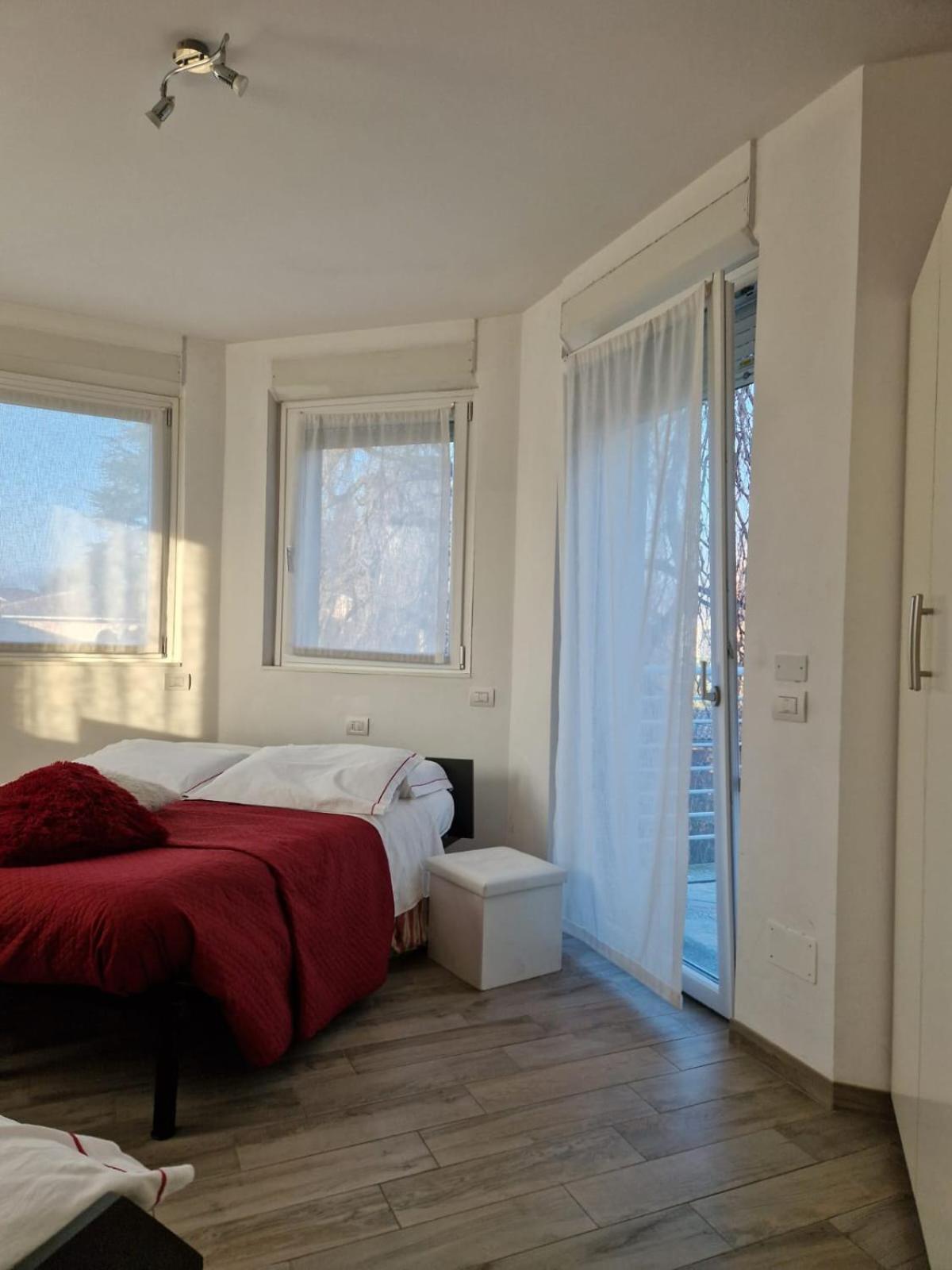 Bed and Breakfast Beb Casa Di Lia Carugo Exterior foto