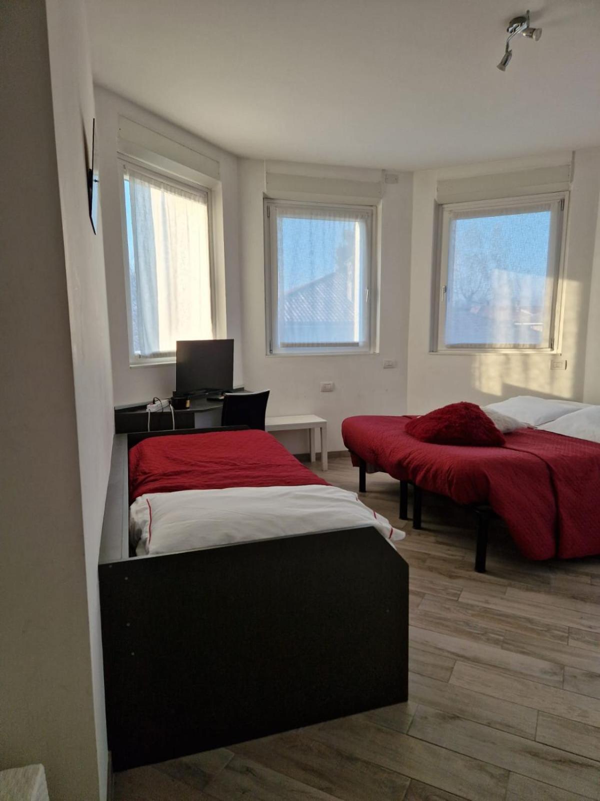 Bed and Breakfast Beb Casa Di Lia Carugo Exterior foto