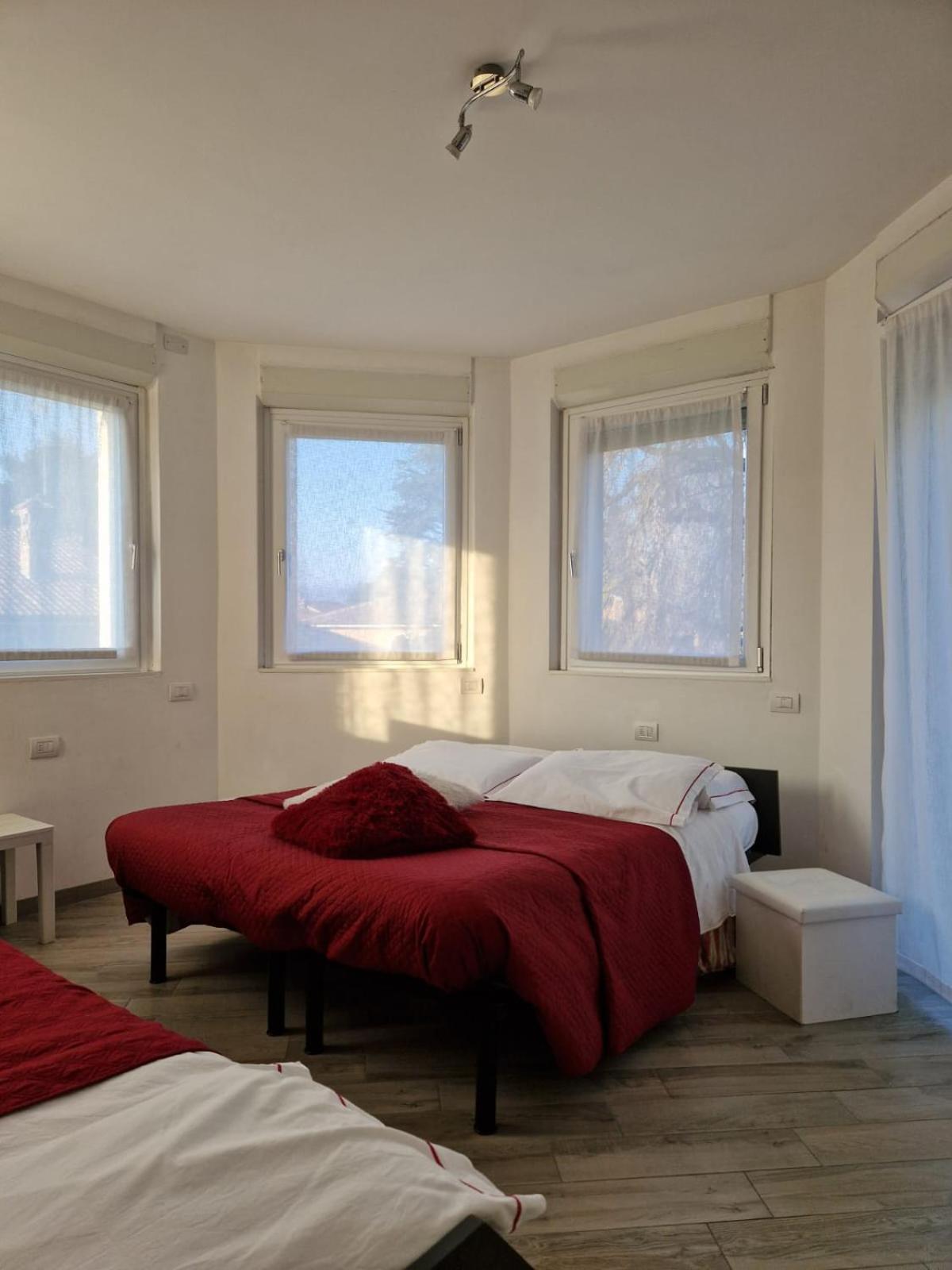Bed and Breakfast Beb Casa Di Lia Carugo Exterior foto