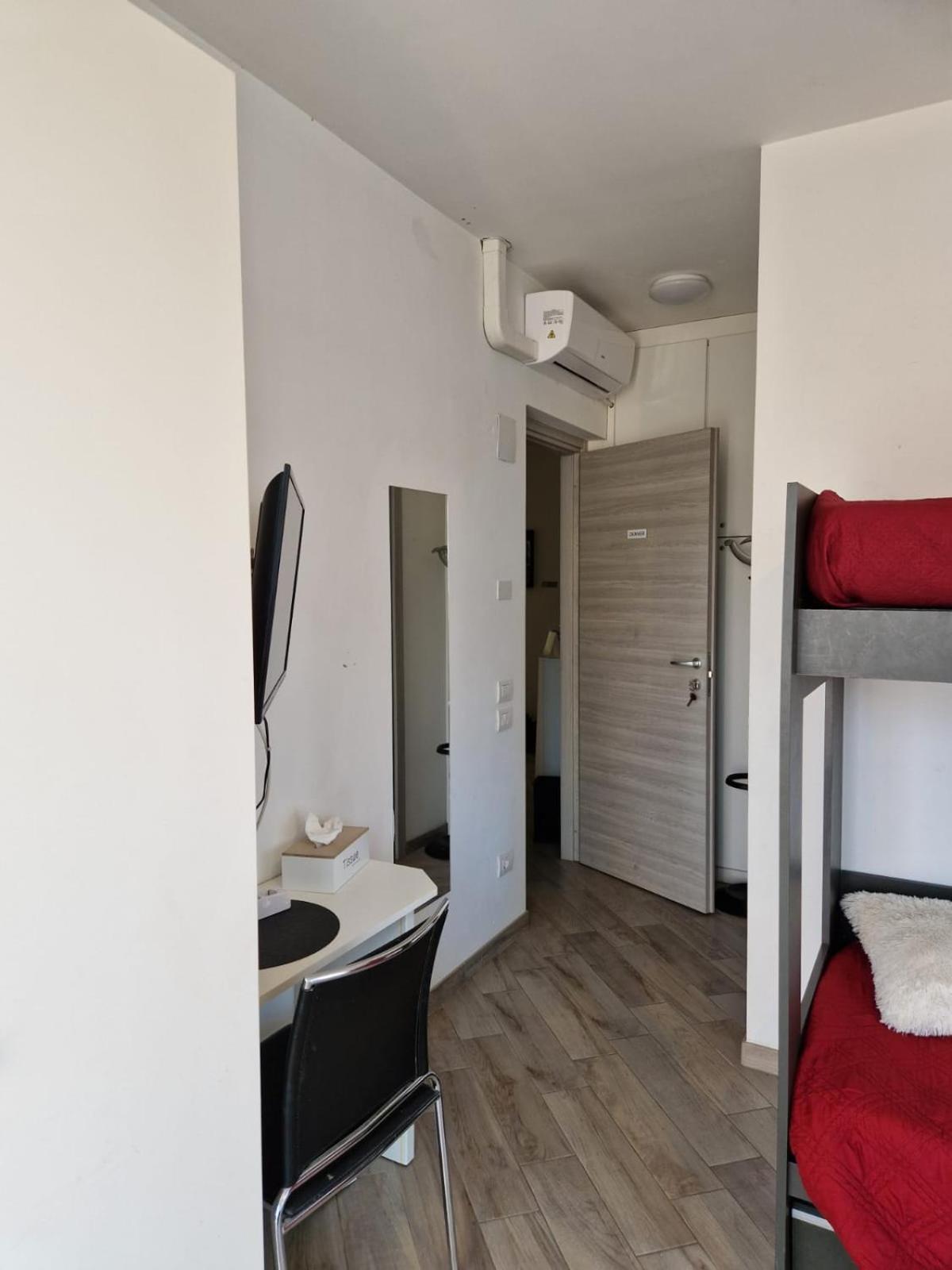 Bed and Breakfast Beb Casa Di Lia Carugo Exterior foto