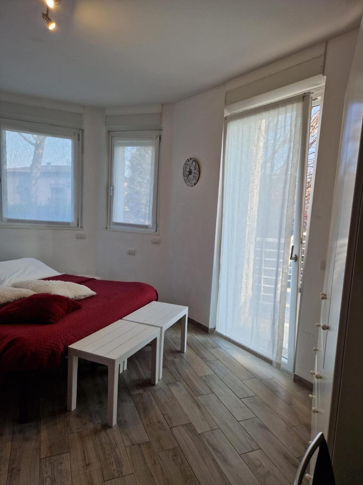 Bed and Breakfast Beb Casa Di Lia Carugo Exterior foto