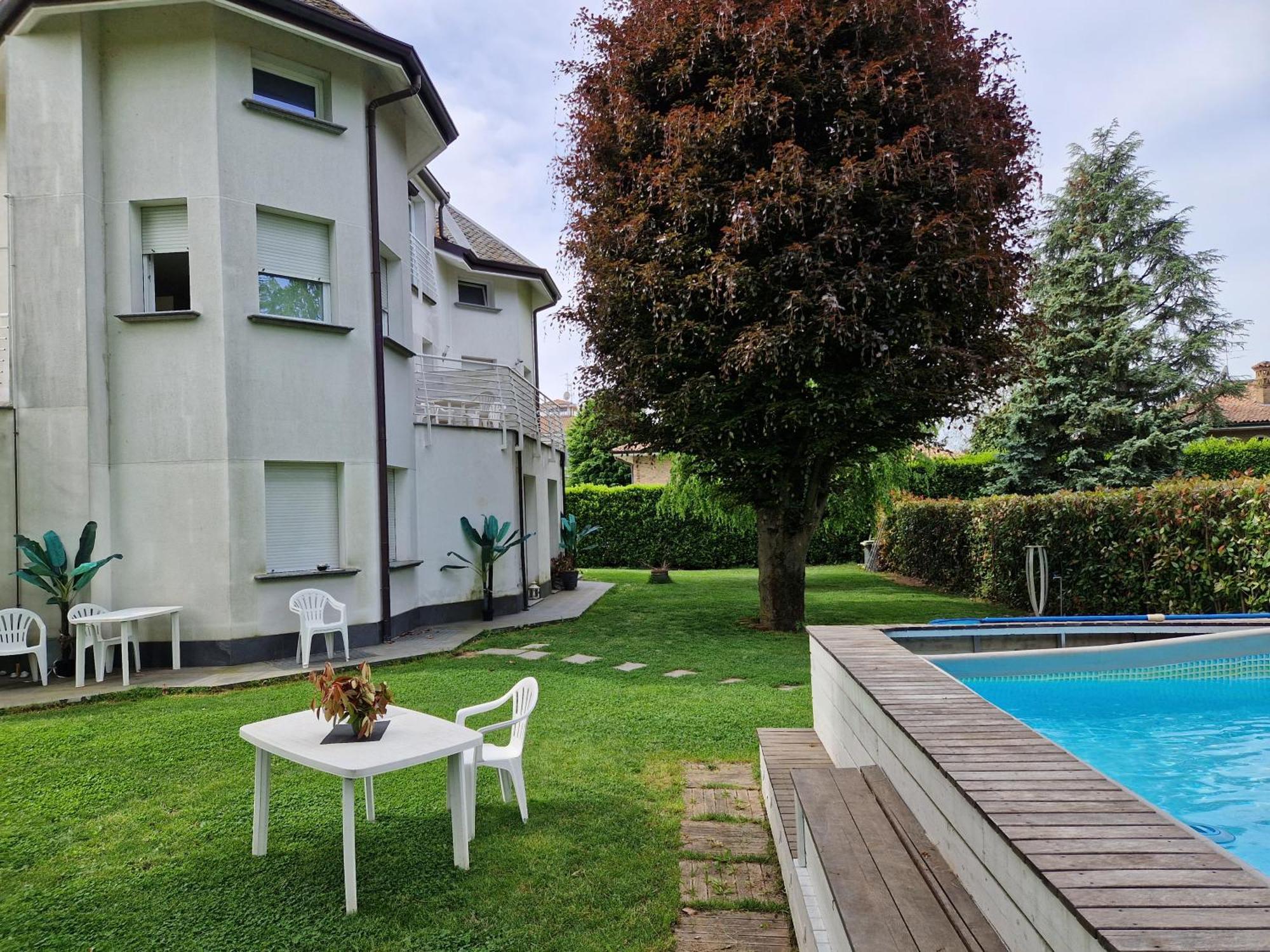 Bed and Breakfast Beb Casa Di Lia Carugo Exterior foto